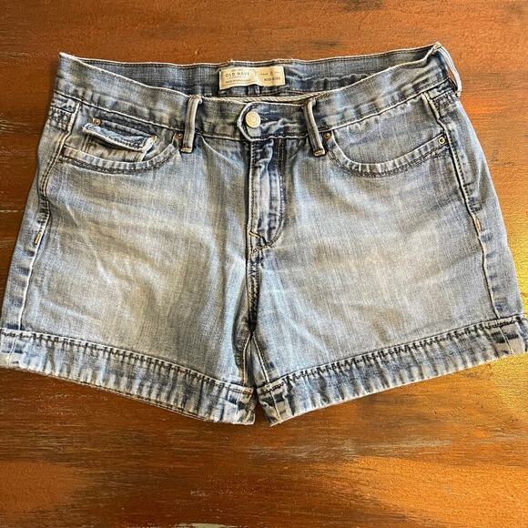 OLD NAVY Women's Mid Rise Denim Distressed Shorts Size 8 - Picture 1 of 12